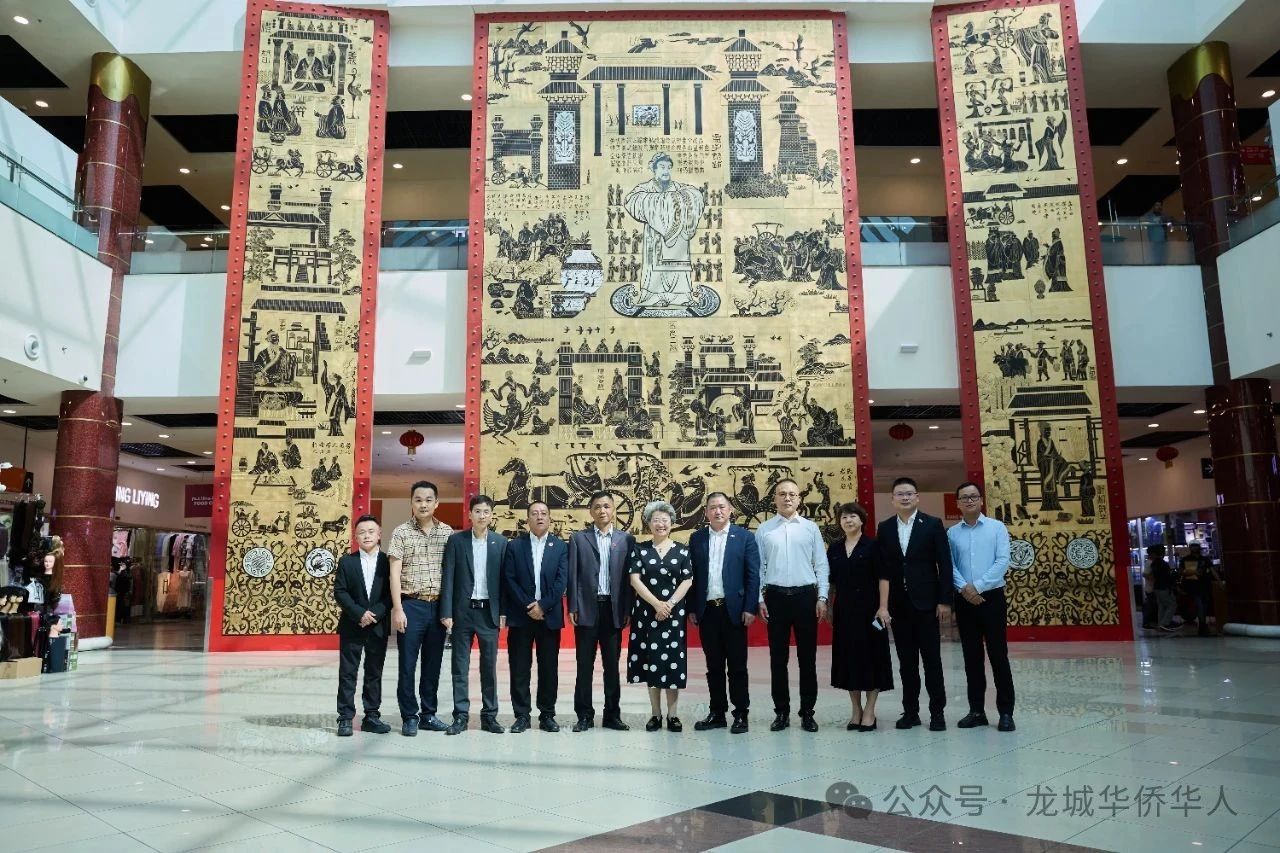 【海外顾问】驻迪拜总领事欧渤芊走访调研迪拜龙城市场和龙城总商会，金国中陪同调研