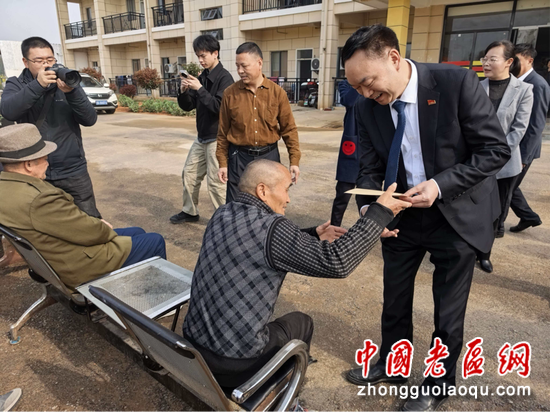 【团体会员】洛阳市侨商会积极履行社会责任 助力老区教育事业