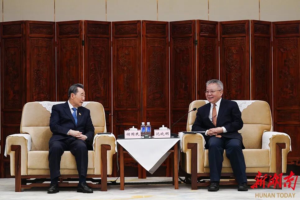 沈晓明会见泰国正大集团资深董事长谢国民一行