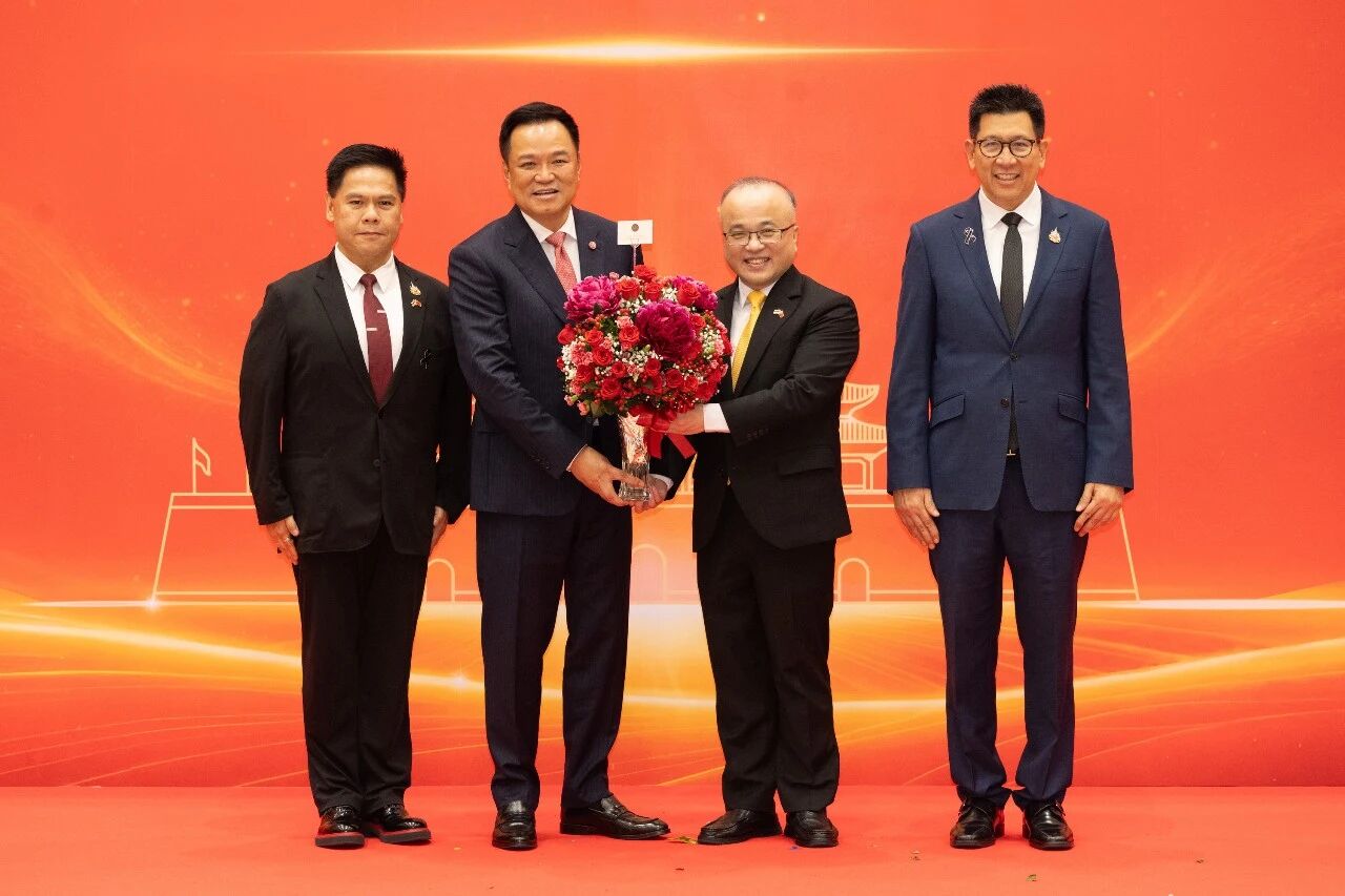 泰中侨商联合会代表出席庆祝中华人民共和国成立77周年招待会