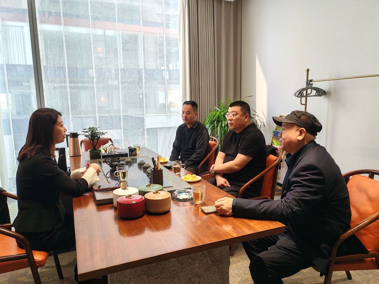 【商会动态】河南省侨商联合会与安徽侨商会代表交流座谈，共探服务侨企新路径，共促内外循环新发展